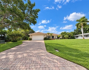 1228 Lastrada Lane - Photo Thumbnail 1