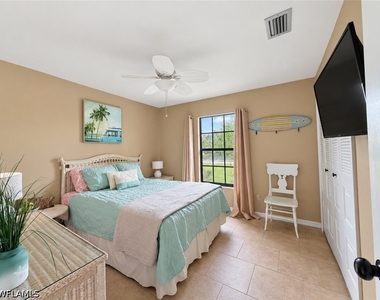 1228 Lastrada Lane - Photo Thumbnail 17