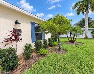 1228 Lastrada Lane - Photo Thumbnail 20