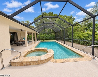 1228 Lastrada Lane - Photo Thumbnail 3