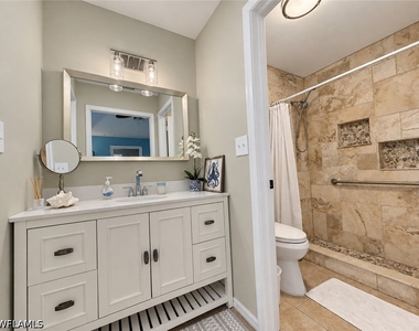 1228 Lastrada Lane - Photo Thumbnail 14