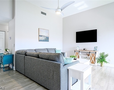 583 Beachwalk Circle - Photo Thumbnail 6