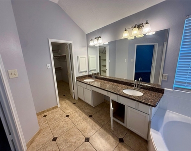 14310 Cypress Green Drive - Photo Thumbnail 19