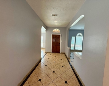 14310 Cypress Green Drive - Photo Thumbnail 5