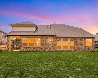 9338 Taylor Cliff Lane - Photo Thumbnail 2