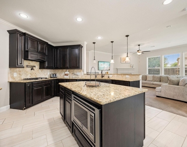 9338 Taylor Cliff Lane - Photo Thumbnail 17