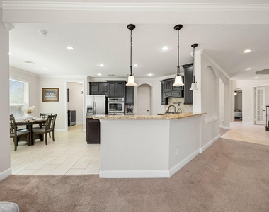 9338 Taylor Cliff Lane - Photo Thumbnail 13