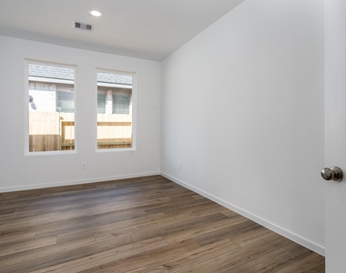 31918 Sorrel Copley Lane - Photo Thumbnail 18