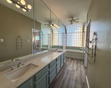1306 Marina Bay Drive - Photo Thumbnail 12