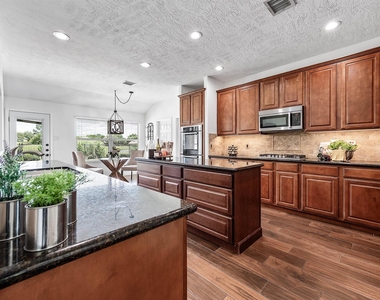 1418 Wellshire - Photo Thumbnail 13