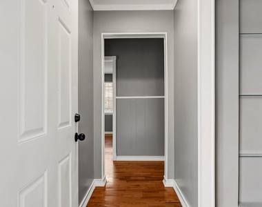 5223 Heathercrest Street - Photo Thumbnail 2