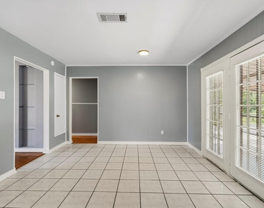 5223 Heathercrest Street - Photo Thumbnail 5