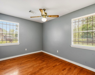5223 Heathercrest Street - Photo Thumbnail 12