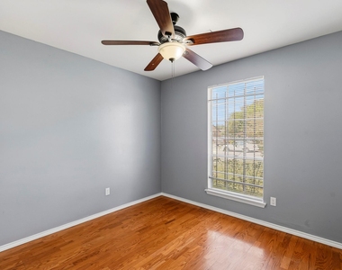 5223 Heathercrest Street - Photo Thumbnail 13