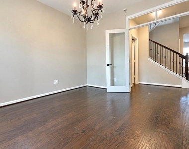 3609 Belmore Lane - Photo Thumbnail 4
