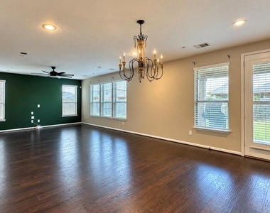 3609 Belmore Lane - Photo Thumbnail 10