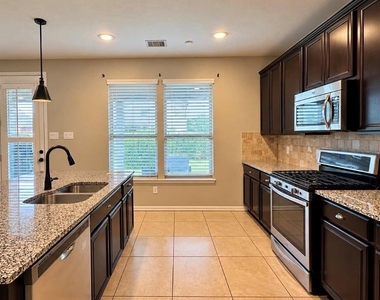 3609 Belmore Lane - Photo Thumbnail 8