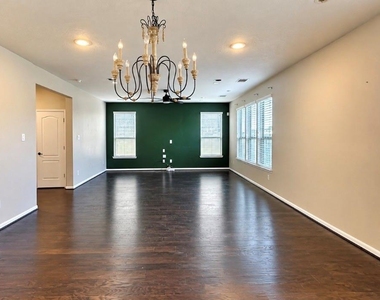 3609 Belmore Lane - Photo Thumbnail 11