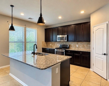 3609 Belmore Lane - Photo Thumbnail 7