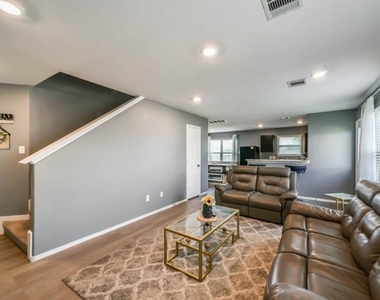 162 Kelly Street - Photo Thumbnail 7