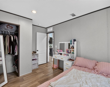 12576 Stablegate Drive - Photo Thumbnail 14