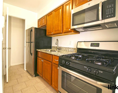 147-27 72nd Road - Photo Thumbnail 6