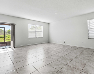 939 Remington Green Drive Se - Photo Thumbnail 4