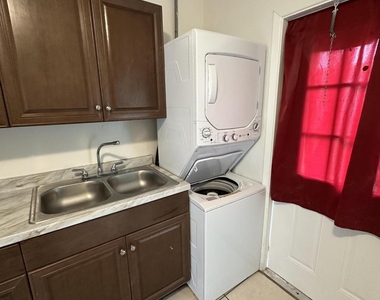 513 Warren Street - Photo Thumbnail 5