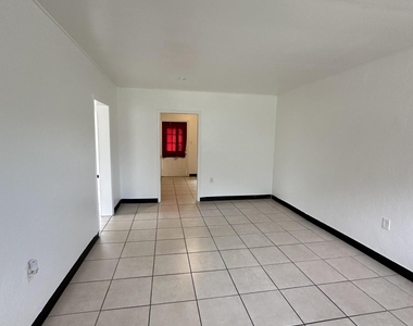 513 Warren Street - Photo Thumbnail 3