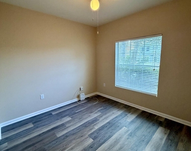 3640 Aria Drive - Photo Thumbnail 6