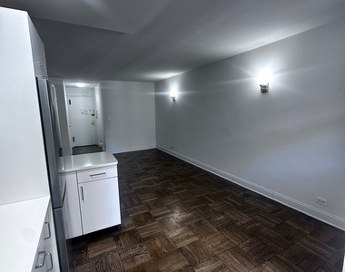 East 35 Street - Photo Thumbnail 2