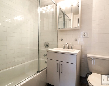 E 82 St - Photo Thumbnail 6