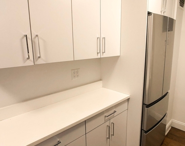 E 82 St - Photo Thumbnail 5