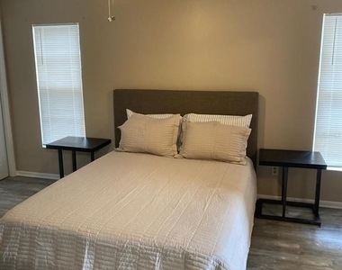 3914 King Drive - Photo Thumbnail 5
