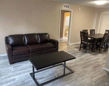 3914 King Drive - Photo Thumbnail 1