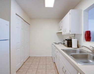 1920 Nw 12th Avenue - Photo Thumbnail 9