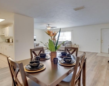 1920 Nw 12th Avenue - Photo Thumbnail 5