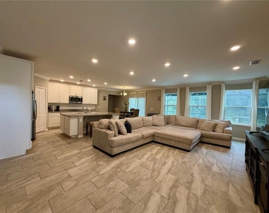293 Jackson Loop - Photo Thumbnail 9