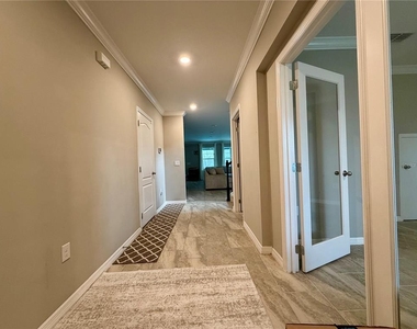 293 Jackson Loop - Photo Thumbnail 3