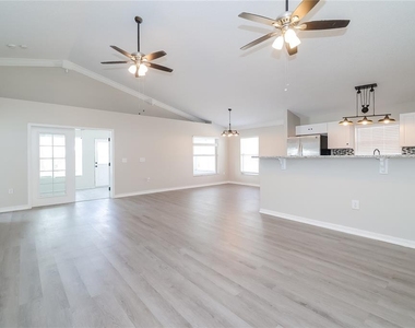 602 Elfrida Way - Photo Thumbnail 6