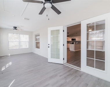 602 Elfrida Way - Photo Thumbnail 7