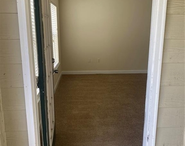 18123 Sterling Gate Circle - Photo Thumbnail 57