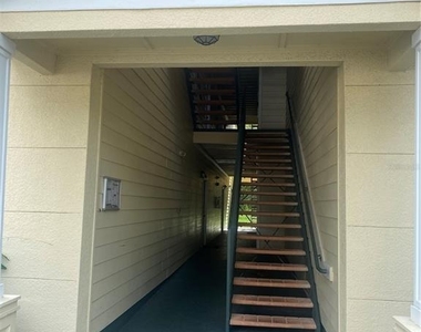 18123 Sterling Gate Circle - Photo Thumbnail 3