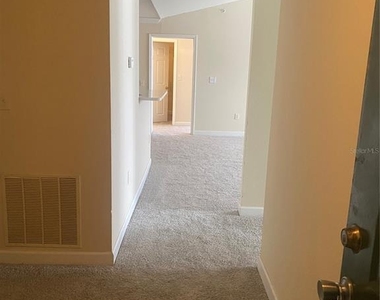18123 Sterling Gate Circle - Photo Thumbnail 5