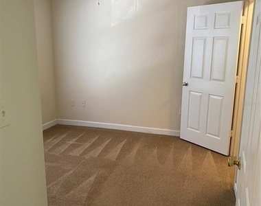 18123 Sterling Gate Circle - Photo Thumbnail 45