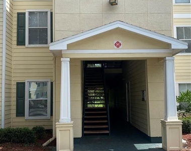 18123 Sterling Gate Circle - Photo Thumbnail 4