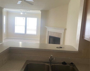18123 Sterling Gate Circle - Photo Thumbnail 29