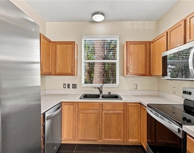 13710 Forest Lake Drive - Photo Thumbnail 11