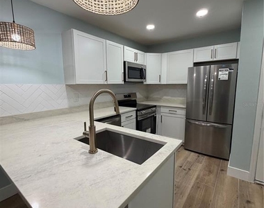 230 Medallion Boulevard - Photo Thumbnail 5