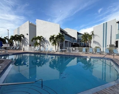 230 Medallion Boulevard - Photo Thumbnail 23